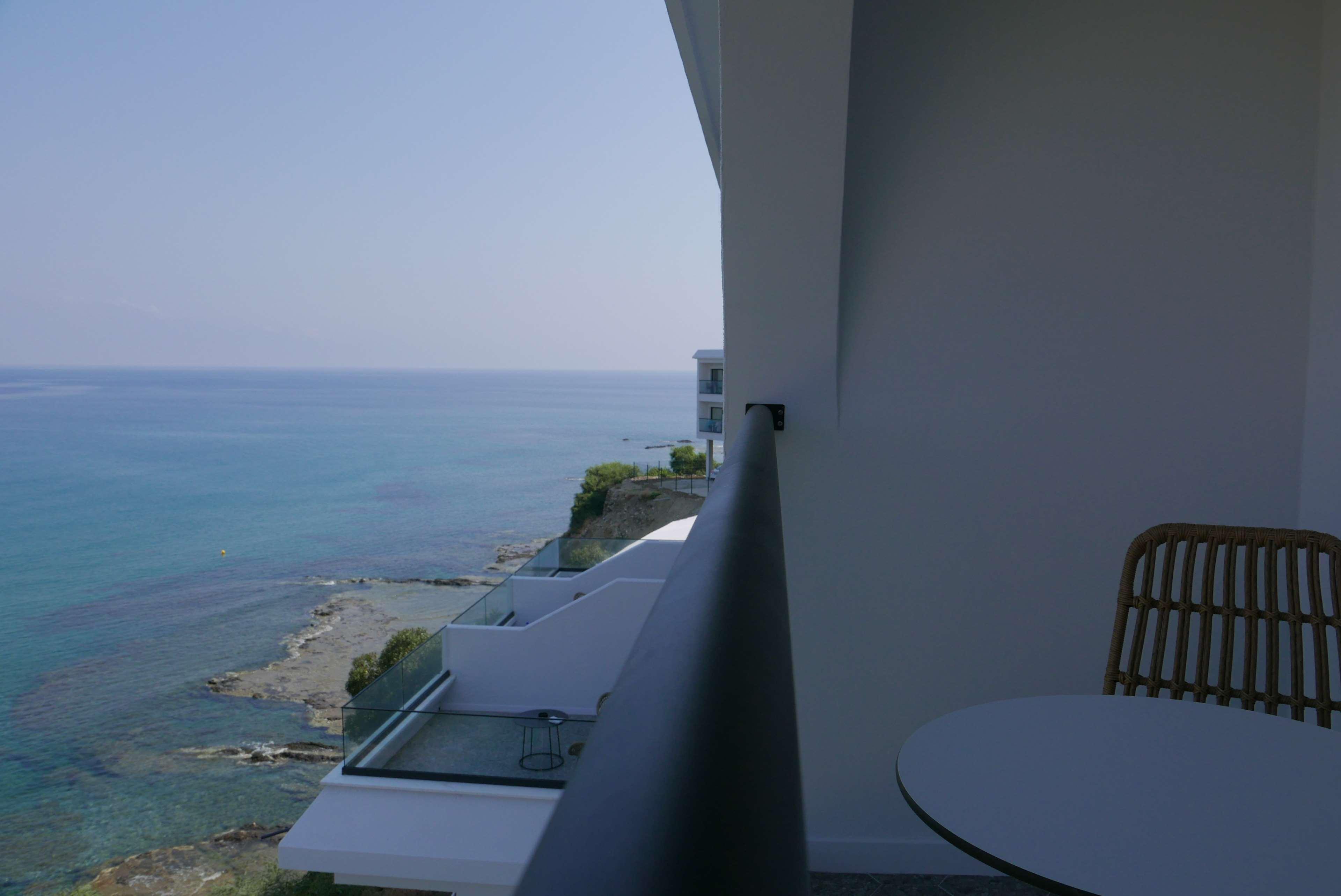 อีเจ ปีร์กอส เบย์ โฮเต็ล Hotel คาโตเปียร์กอส ภายนอก รูปภาพ