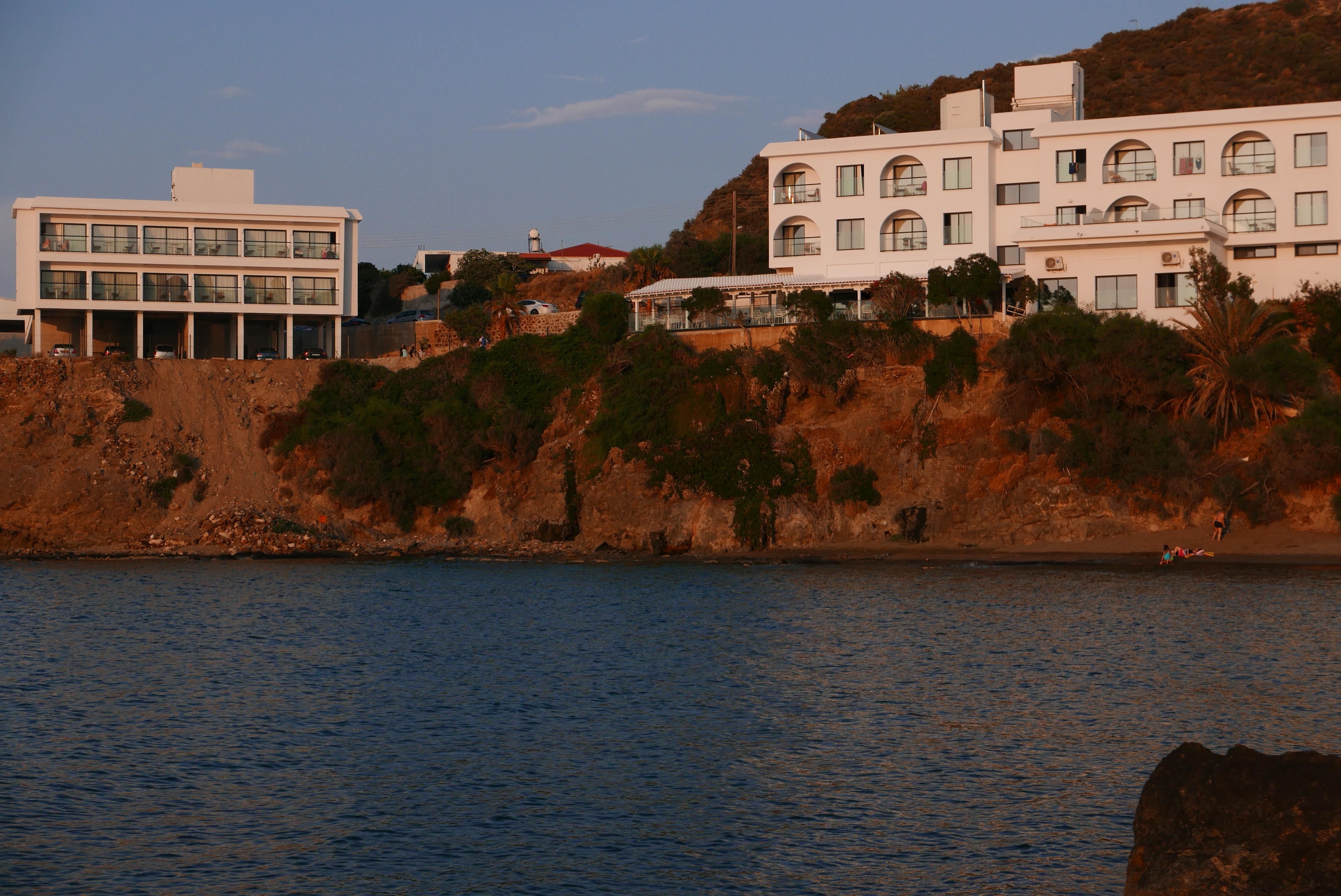 อีเจ ปีร์กอส เบย์ โฮเต็ล Hotel คาโตเปียร์กอส ภายนอก รูปภาพ